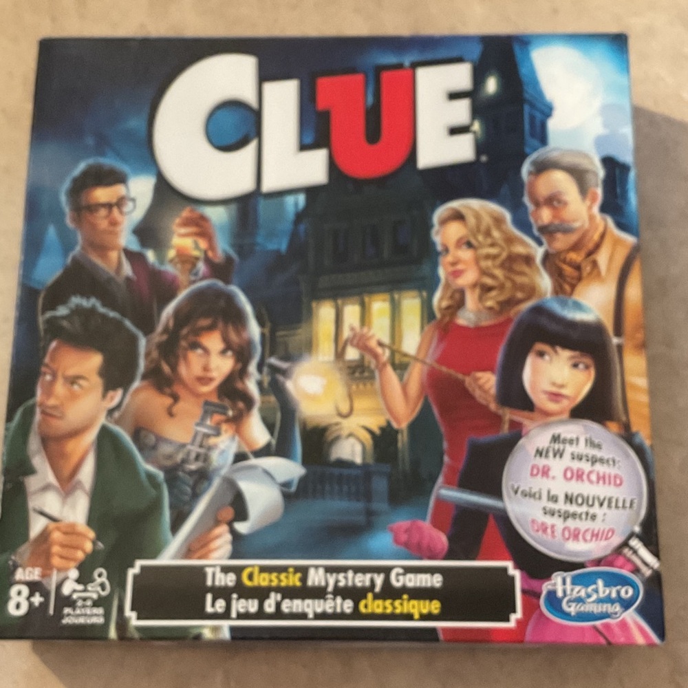 Hasbro Clue Classic Mystery Game - Like new